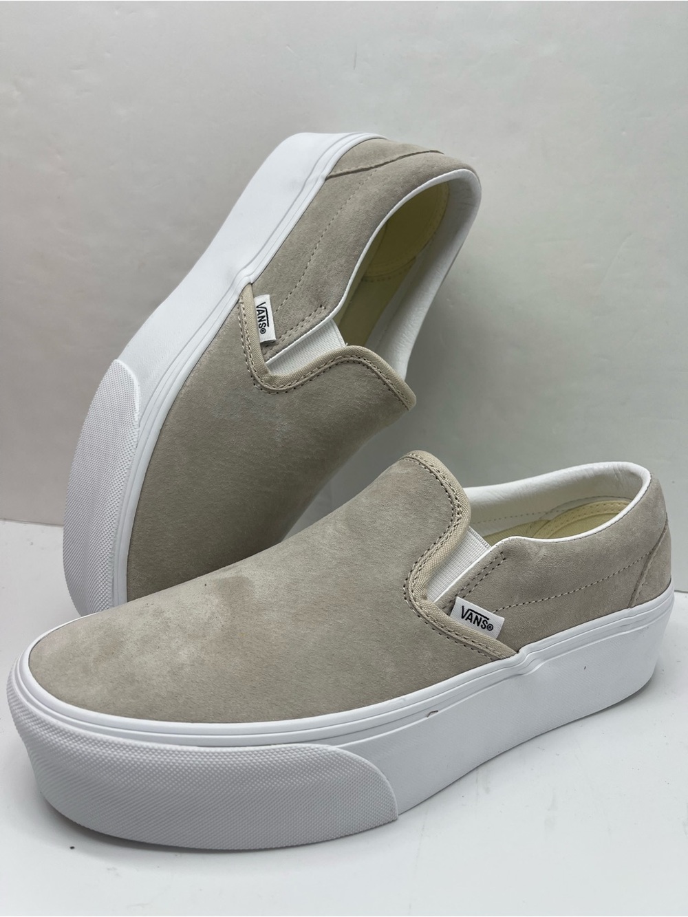 Vans Classic Slip-On Stackform
NUBUCK OATMEAL
VN000E8C2N1 Platform Sneakers - Picture 13 of 16